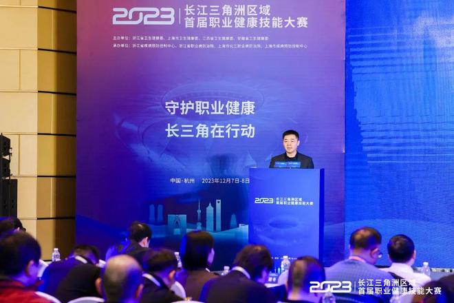 通过与他们 通过与他们